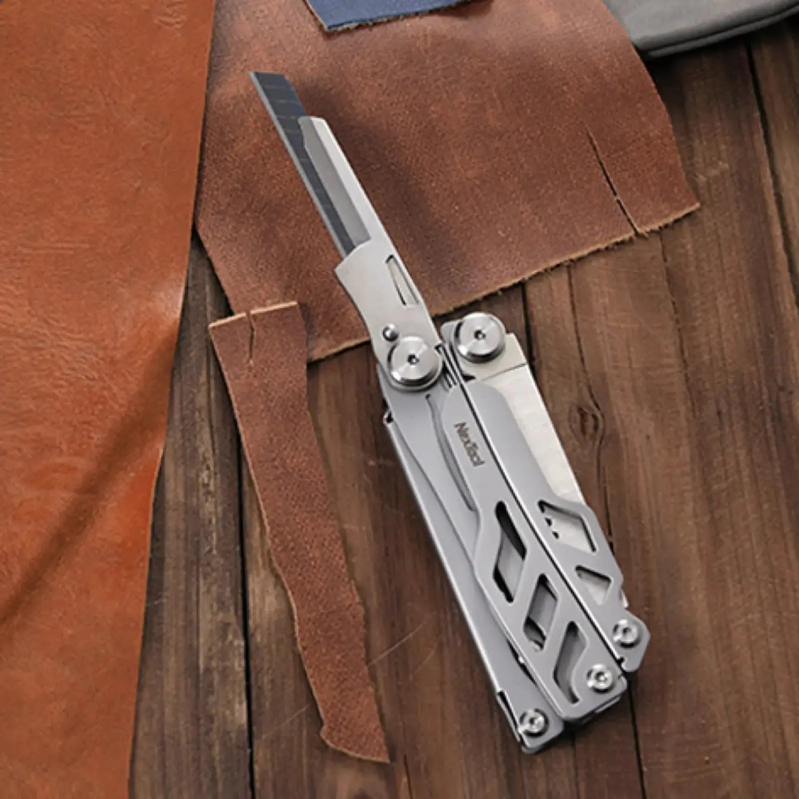 Heavy-duty EDC Foldable Multi-tool Cool Gadget